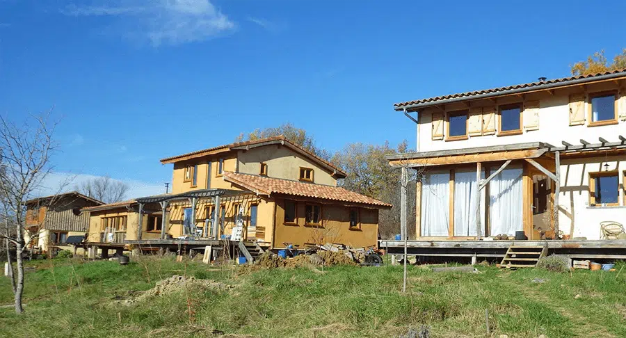 Visite &lsquo;Eco-Hameau de maisons, Bois-Terre-Paille&rsquo; Vend 13 Fév 2026